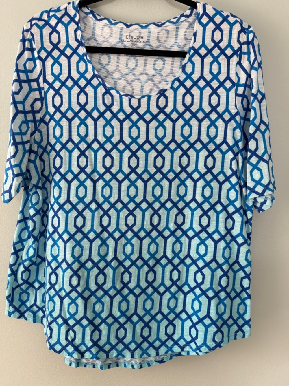 Chico's Blue Geometric Ombré Scoop Neck Short Sleeve Top - size 2 (L).